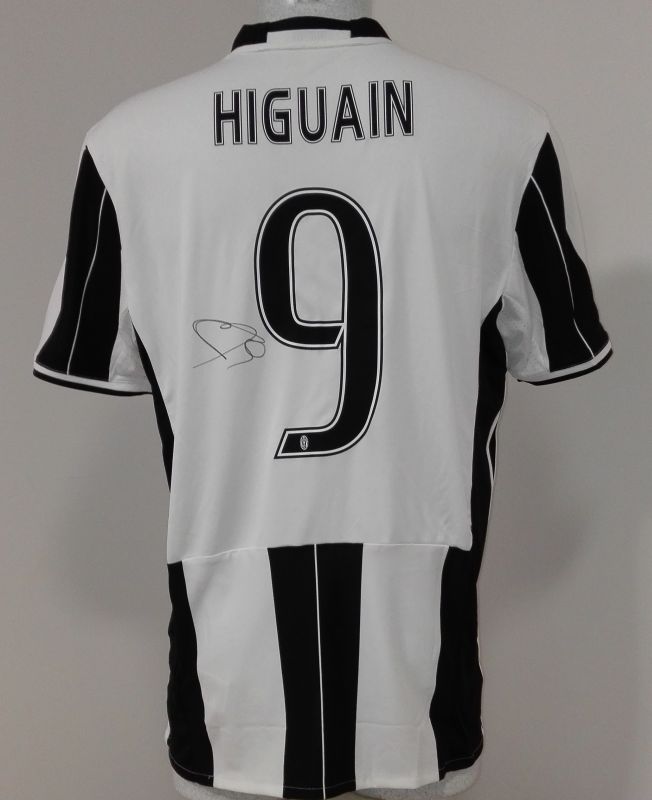 GONZALO HIGUAIN 9 - 2016.02.038